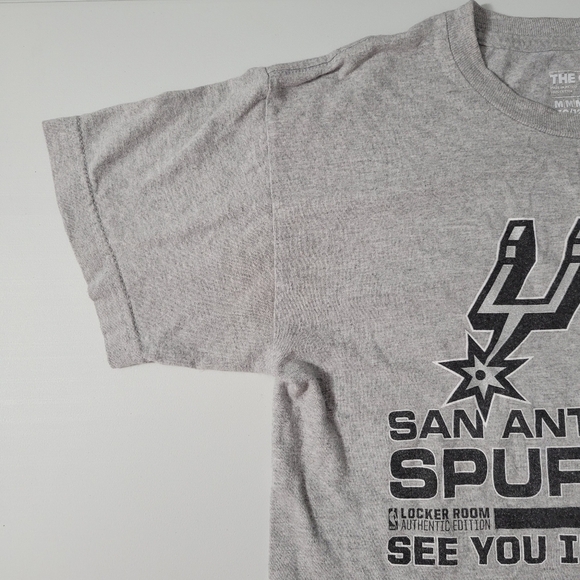 Adidas Gray "The Go To" Tee San Antonio Spurs Graphic Short Sleeve T-Shirt - Picture 3 of 6